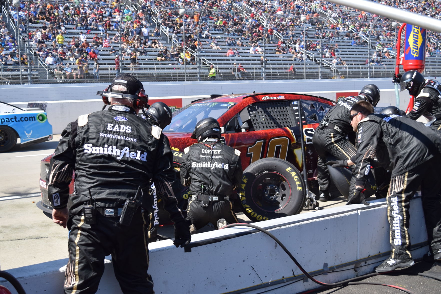 STP 500 Aric Almirola in the pits
